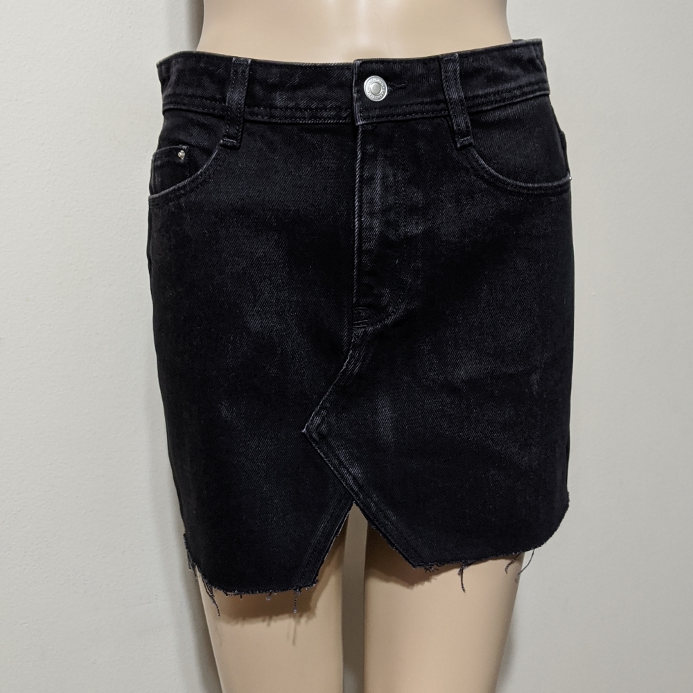 NWOT Zara Black High-Rise Distressed Mini Skirt XS